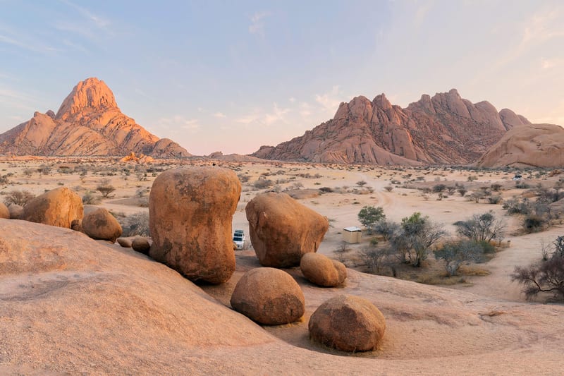 namibia-header-img__0000_01