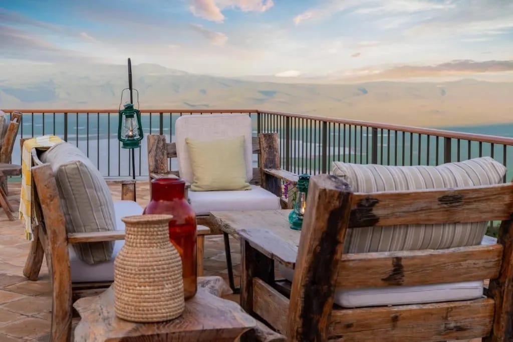 tanzania ngorongoro lodge deck
